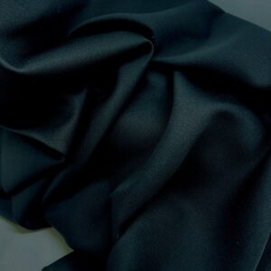 Alfaiataria Crepe Barbie Preto