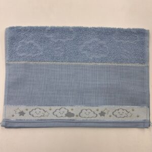 Toalha Lavabo Azul com Detalhes de Nuvem | Para Bordar